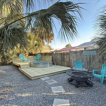 Walk To Beach Restaurants Fire Pit Large Porch